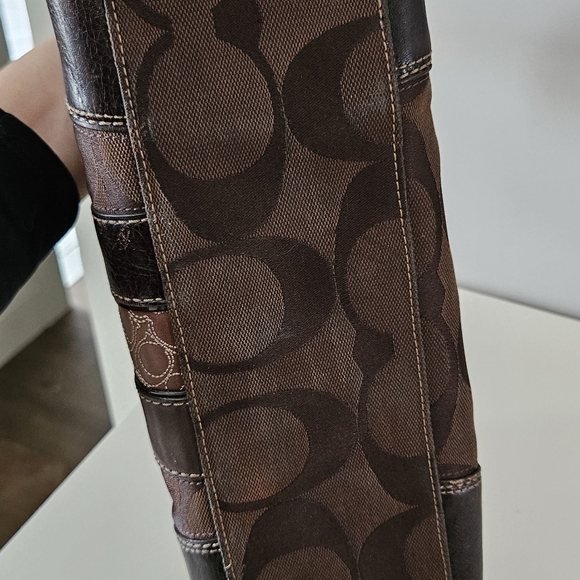 Coach Hampton Handbag - Picture 9 of 15